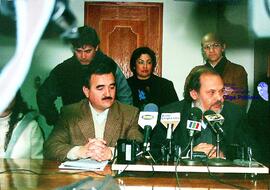 Conferencia de prensa de dirigentes.