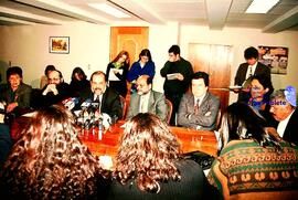 Conferencia de prensa de dirigentes